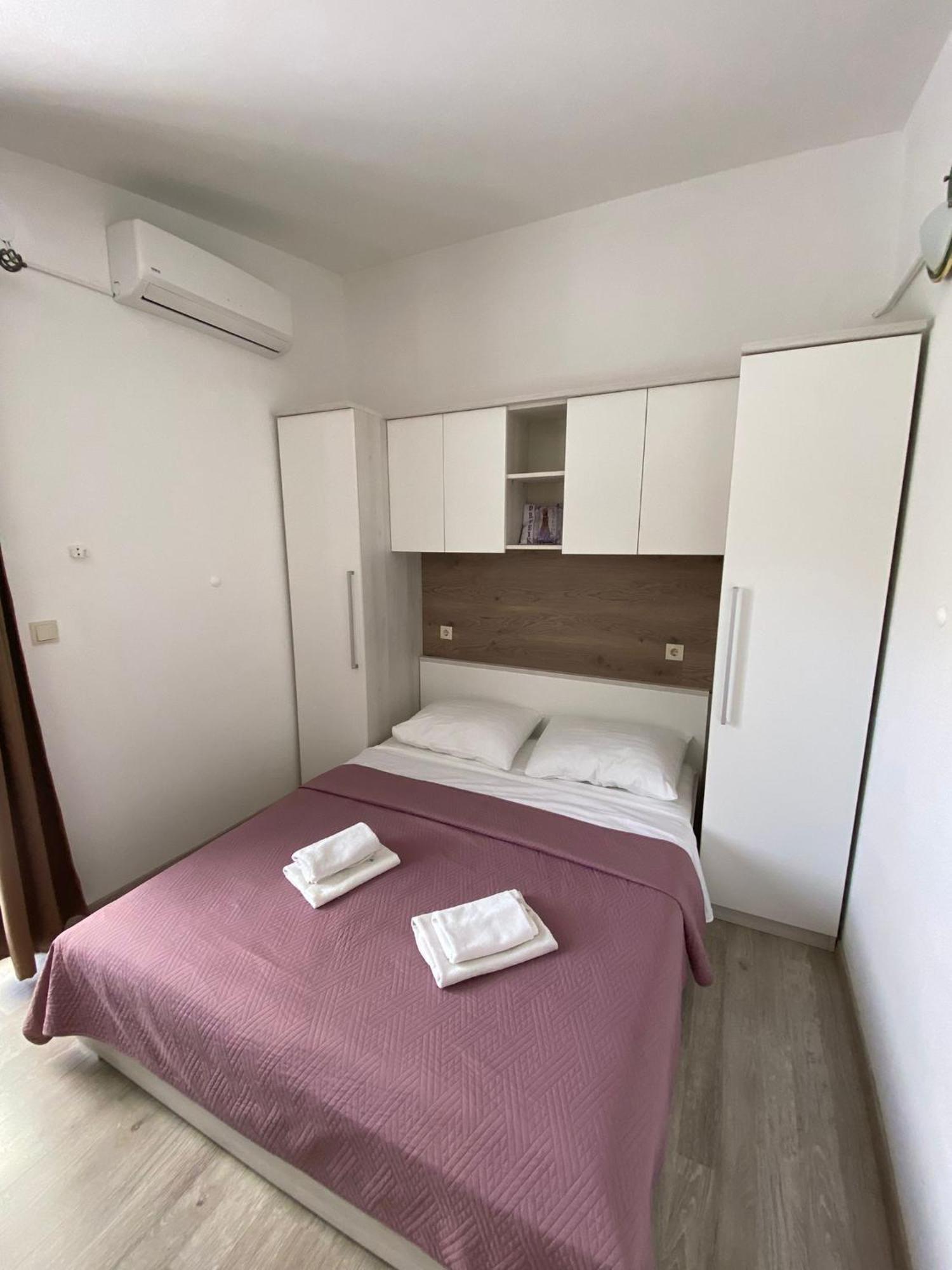 Apartmani Roko Drvenik  Exteriör bild