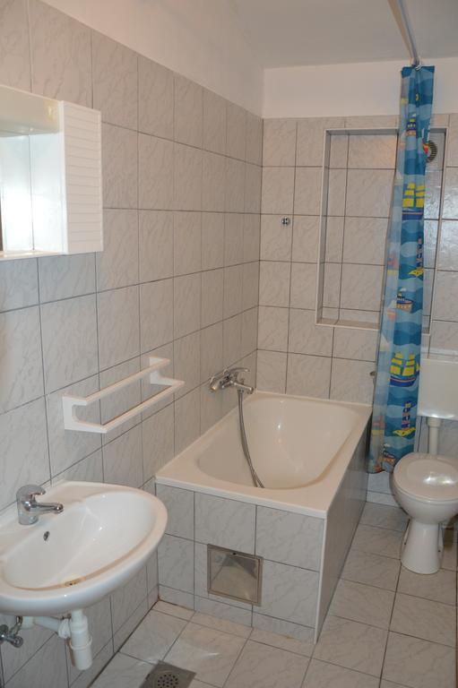 Apartmani Roko Drvenik  Exteriör bild