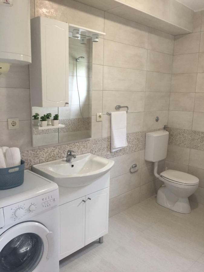 Apartmani Roko Drvenik  Exteriör bild