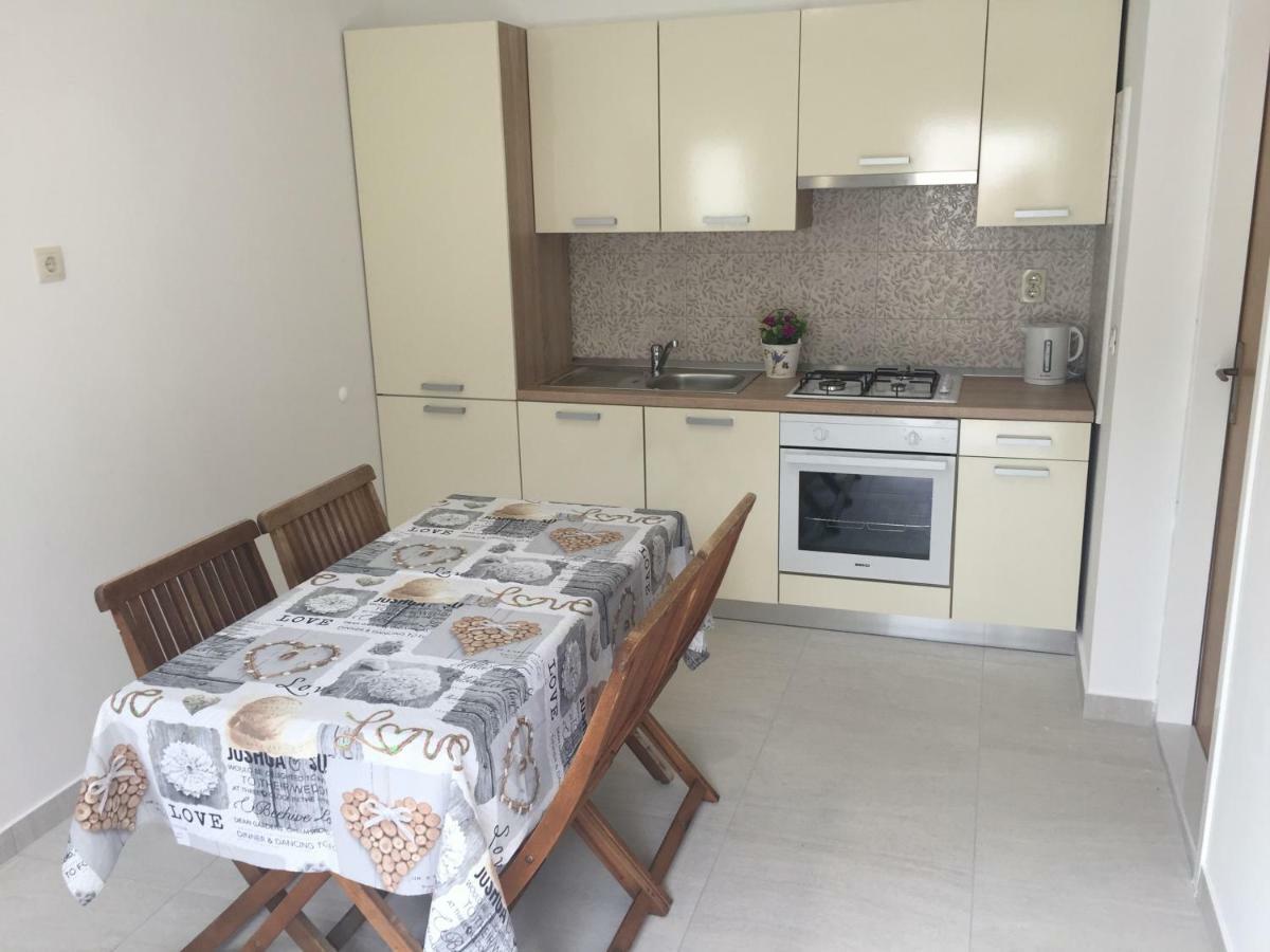 Apartmani Roko Drvenik  Exteriör bild