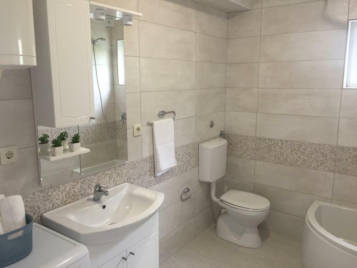 Apartmani Roko Drvenik  Exteriör bild