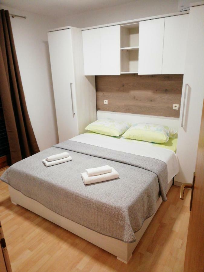 Apartmani Roko Drvenik  Exteriör bild