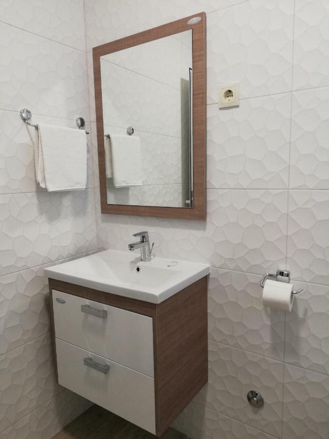 Apartmani Roko Drvenik  Exteriör bild